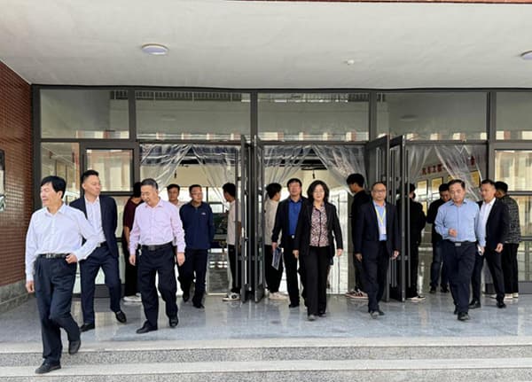 曹妃甸区副区长毛莉莉一行莅临河北科技学院开展实地调研