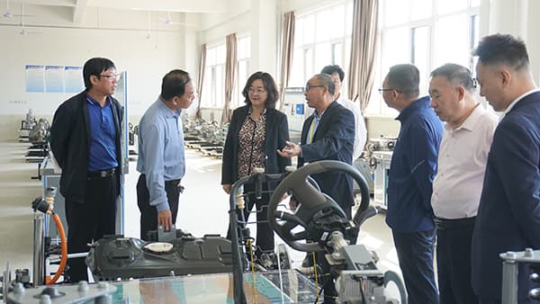 曹妃甸区副区长毛莉莉一行莅临河北科技学院开展实地调研